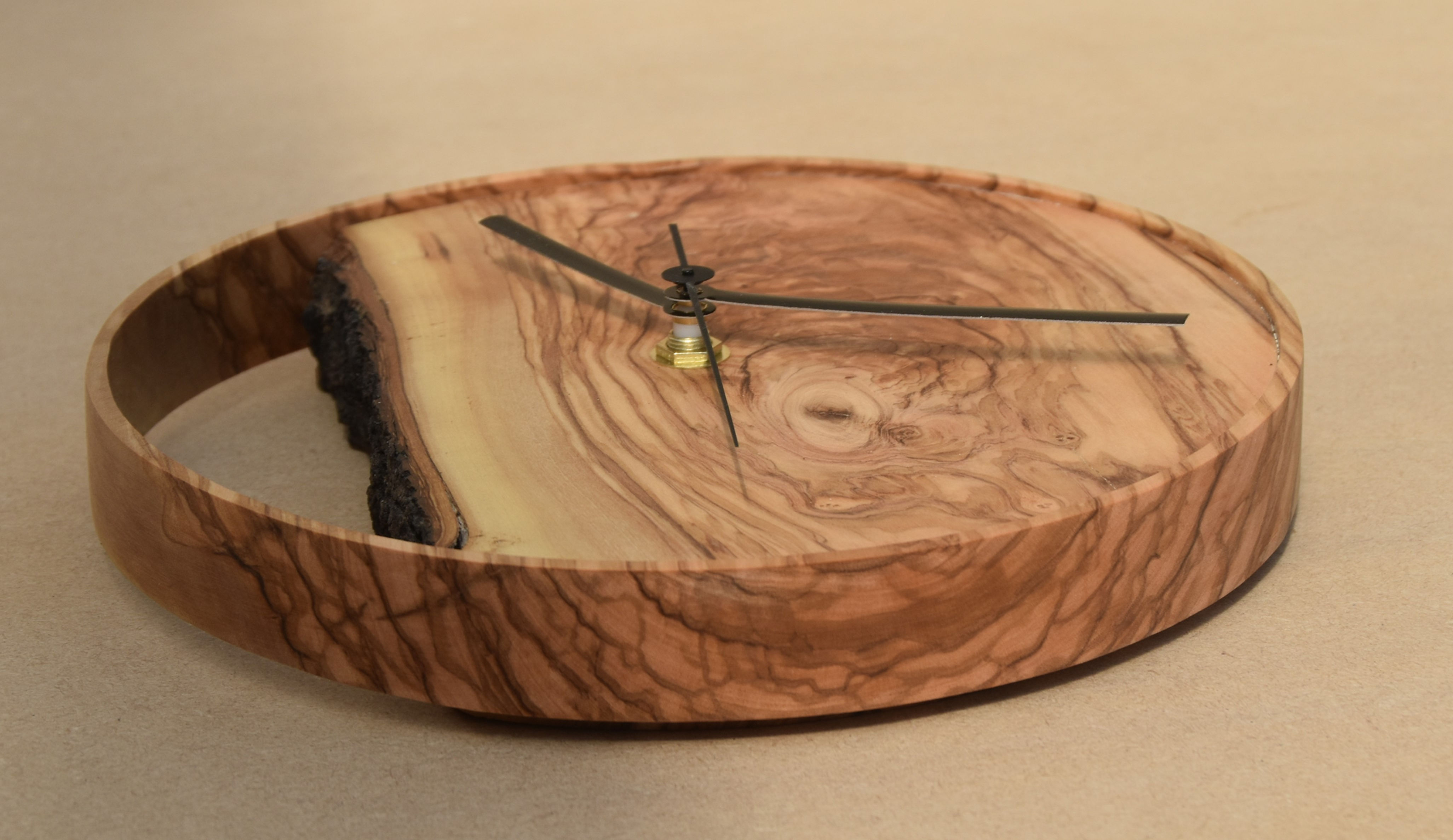 Crazy Ripples of Olive