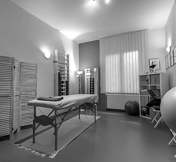 blue-room-photo-credit-gyogytornaszda