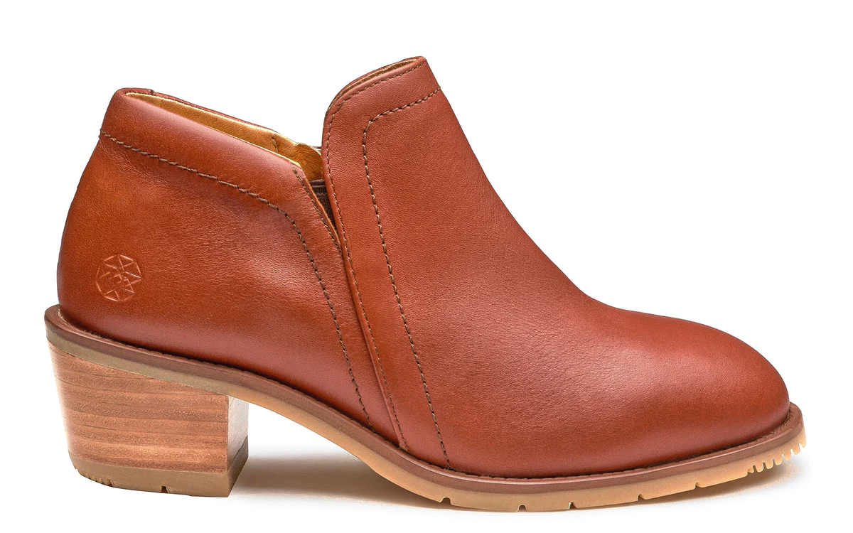 Gravity-Steel-Toe-Safety-Shoe-for-women-in-Cognac-leather-color-1_1200x.webp