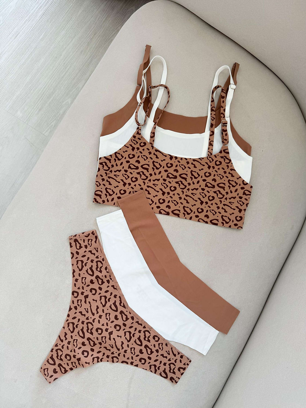 Miniatura: Conjunto Eva