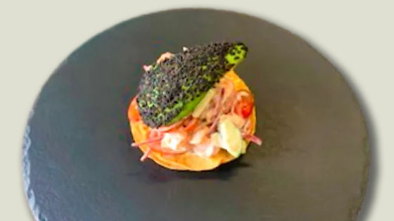 Tostadas de Salmón (2 pzas)