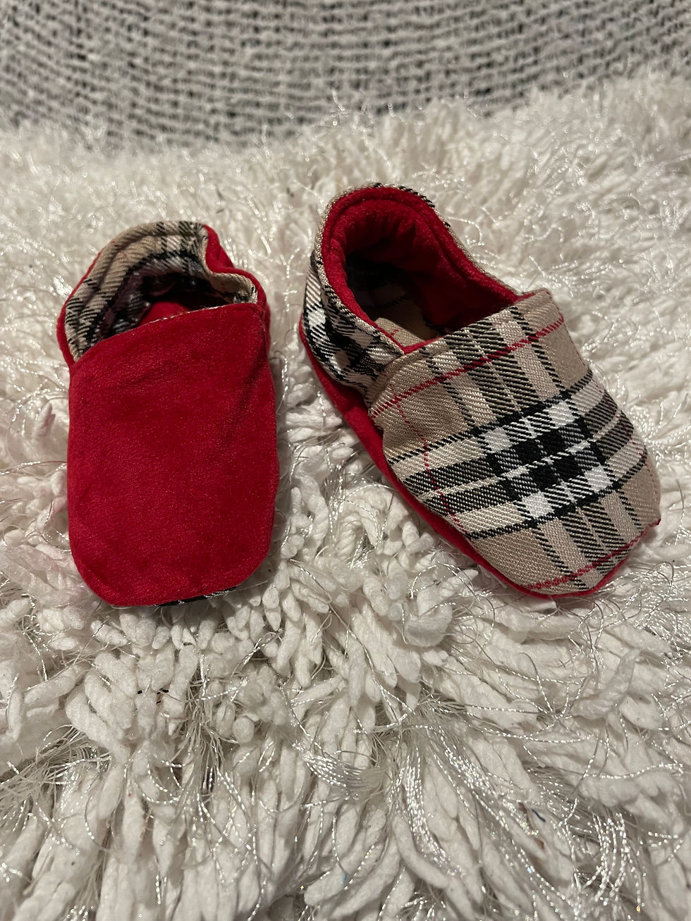 Thumbnail: Reversible Baby Booties - Velvet and Plaid