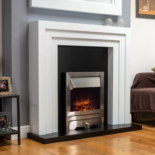 Leven Suite | Bathroom & Fireplace