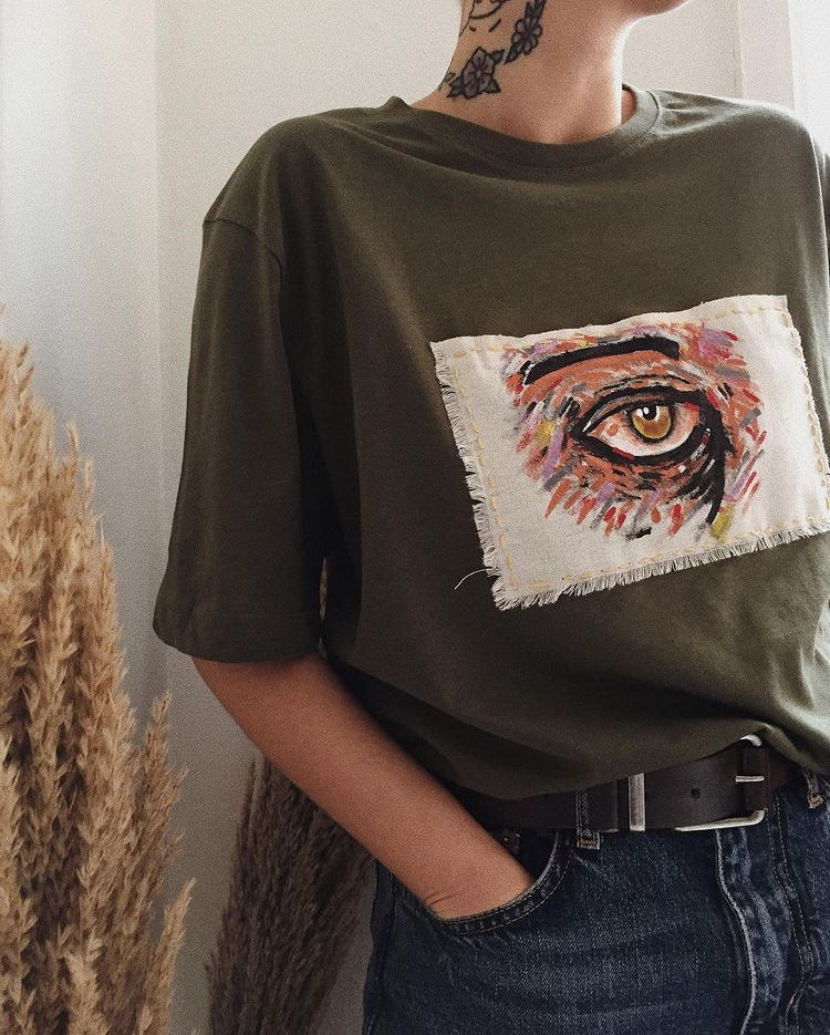 Küçük resim: Eyes Haki El Boyaması - Tshirt