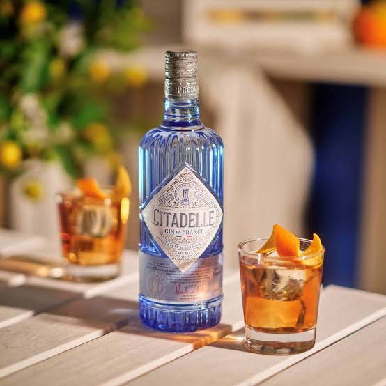 Miniatura: Gin Citadelle