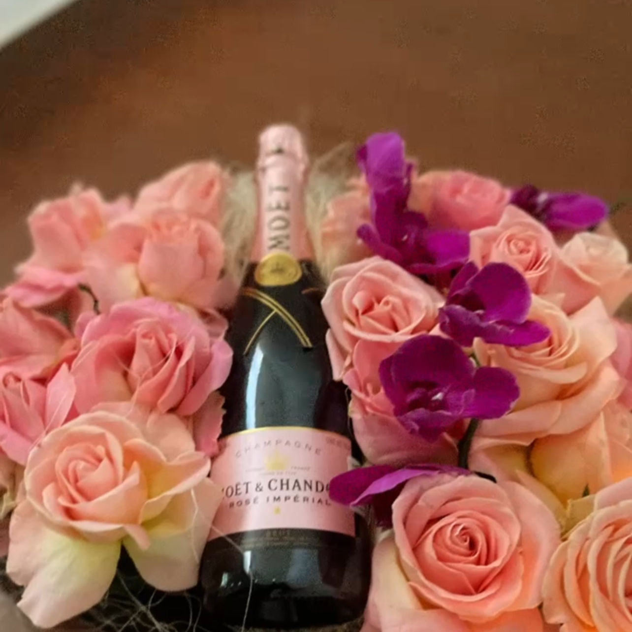 Rosé Royale - Caja con Rosas y Champagne Rosé