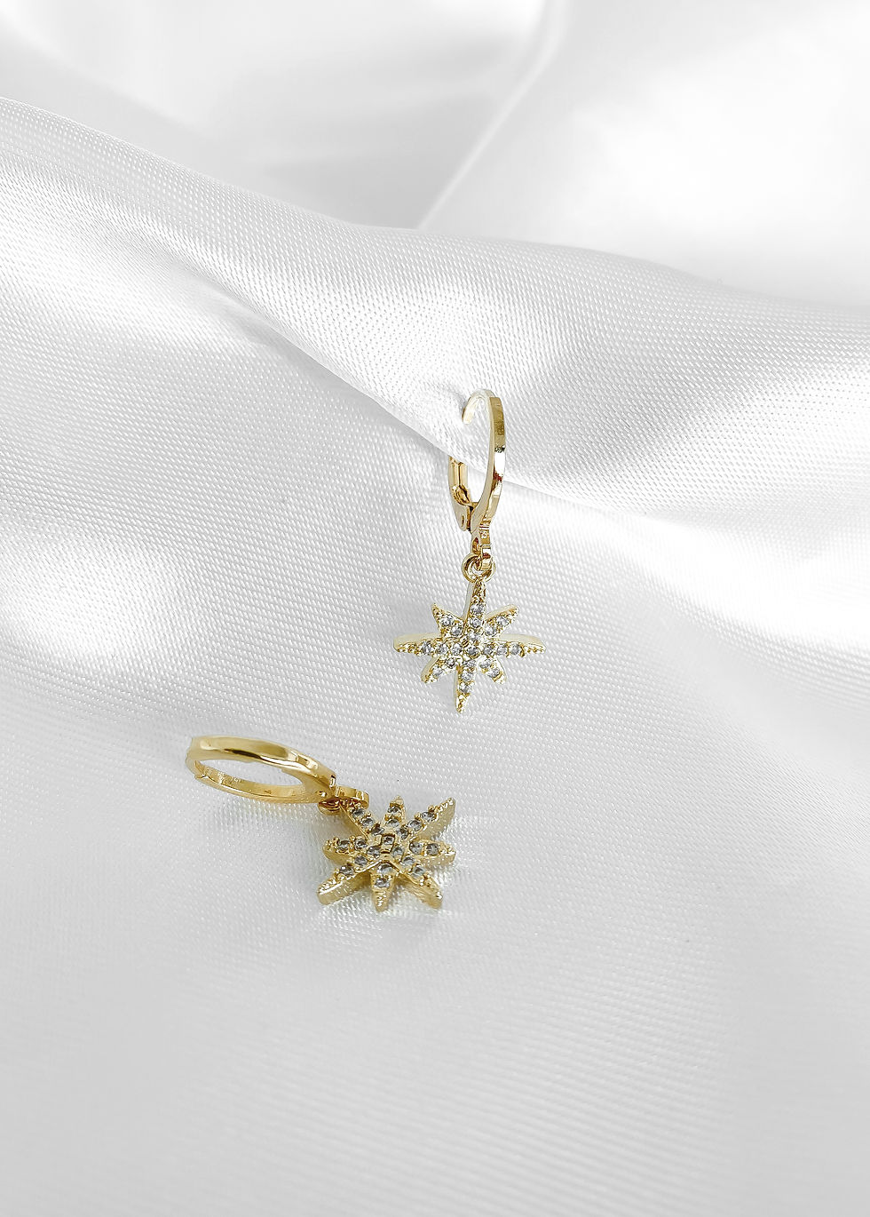 Thumbnail: Lily earrings
