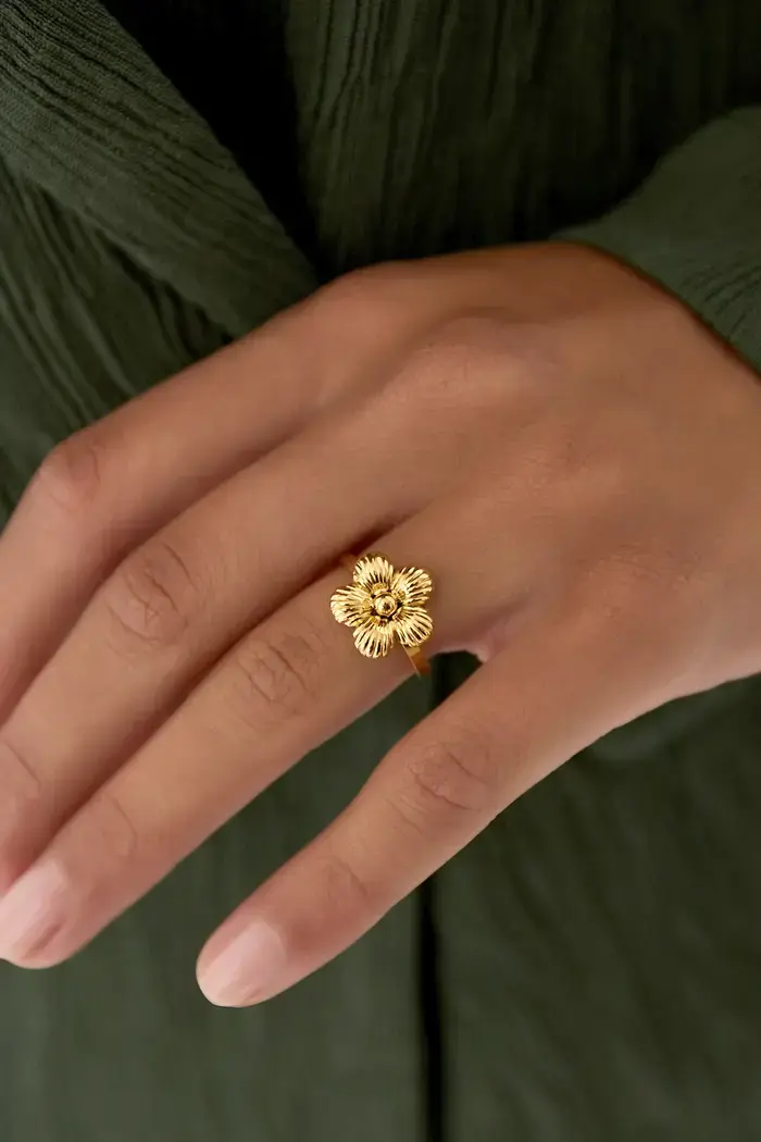 Thumbnail: Flower ring