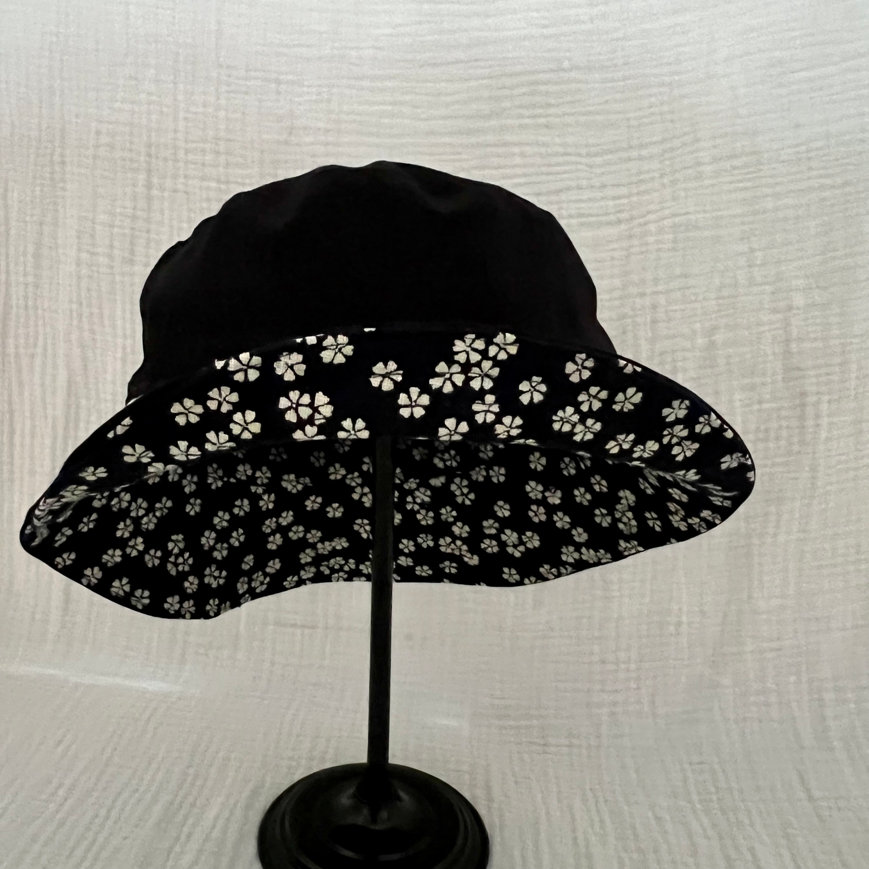 Reversible Bucket Hat - Black / Sakura