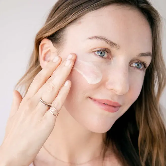 Thumbnail: 100% Pure - Brightening Serum - 30ml