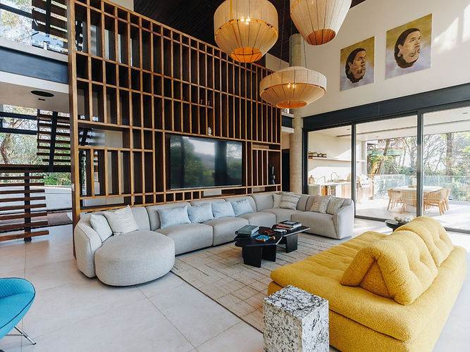 xelva-galleries-bookin-mainlivingroomgroundfloor-010.jpg