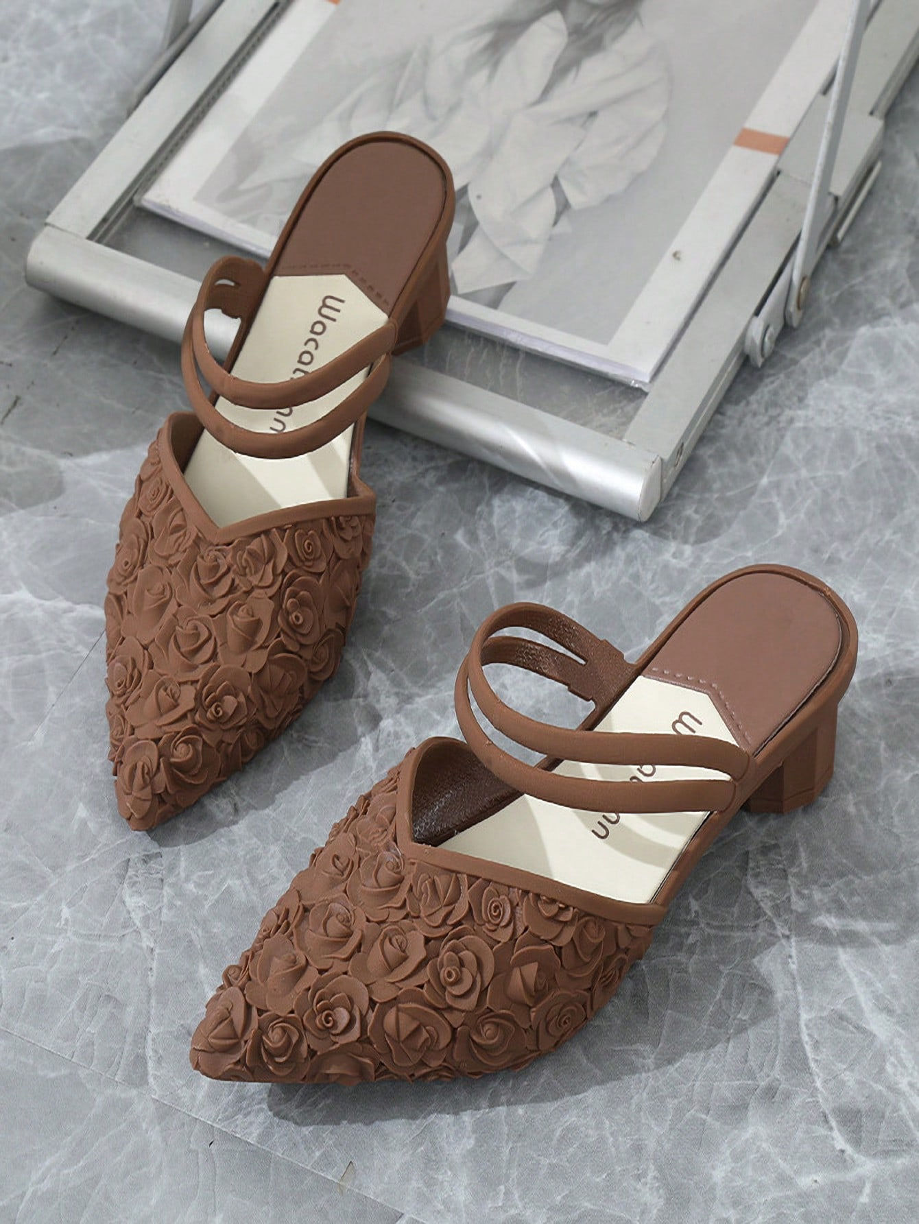Zapatos informales de estilo coreano de plástico antideslizante
