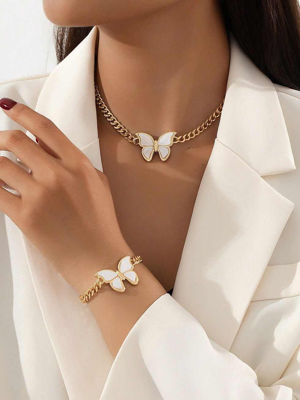 Miniatura: Conjunto de collar y brazalete con colgante de mariposa elegante 