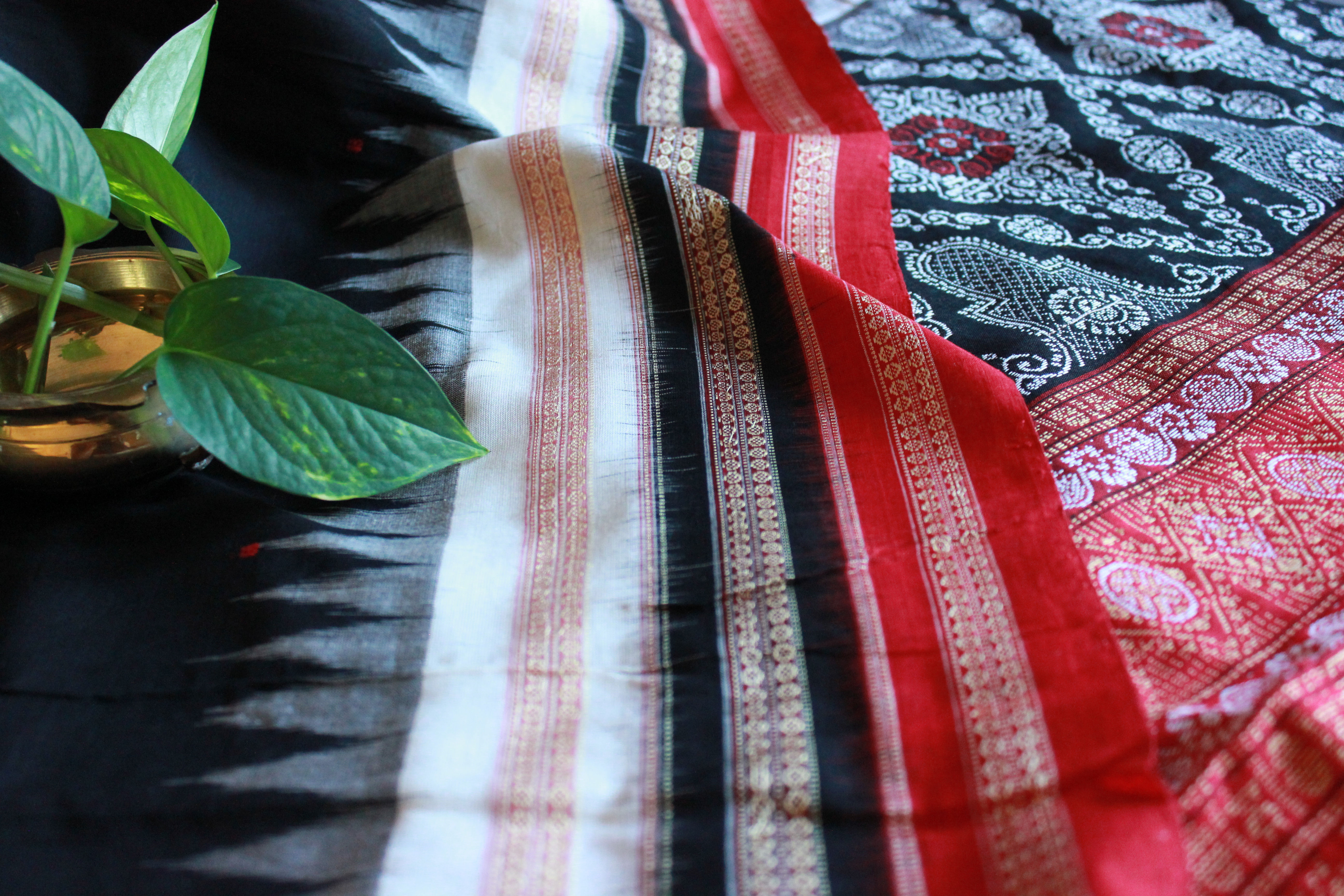 Black Bomkai saree