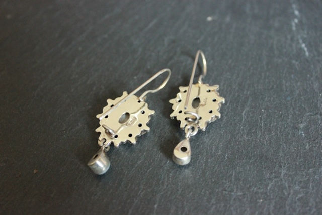 Thumbnail: Coral - pearl dangler in silver