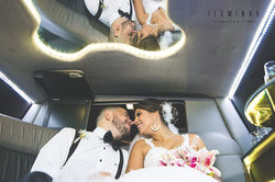 Noivos no Carro Casamento Louveira