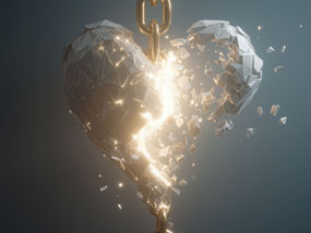 Mattering: Ein zerbrechendes, leuchtendes Herz aus kristalliner Struktur, das an einer Kette hängt und in helle Fragmente auseinanderbricht.