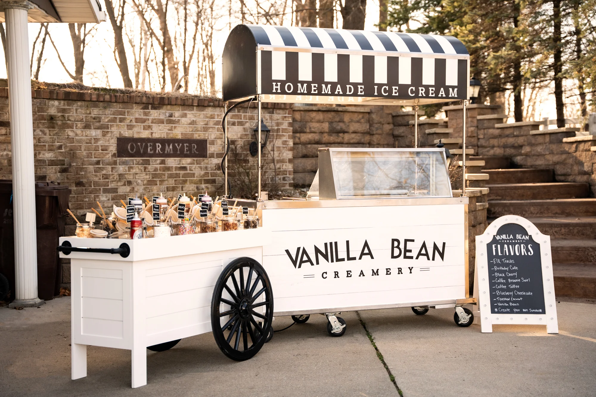 Ice cream cart at wedding