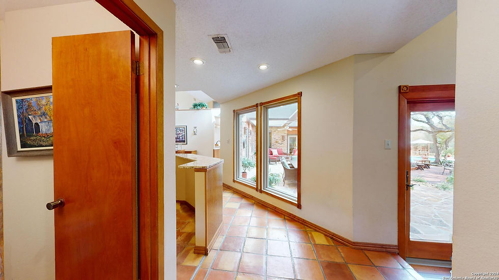 Foyer in a 10 acre estate in garden ridge 78266