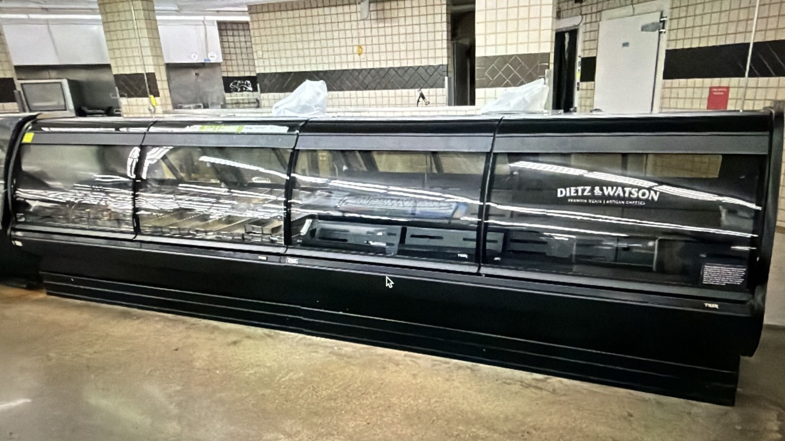 Hillphoenix 8FT Full Service Meat Display Case (2016)