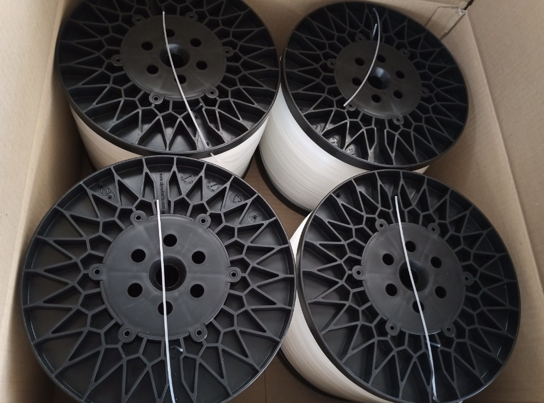 Perlon conveyor belt for spray booth