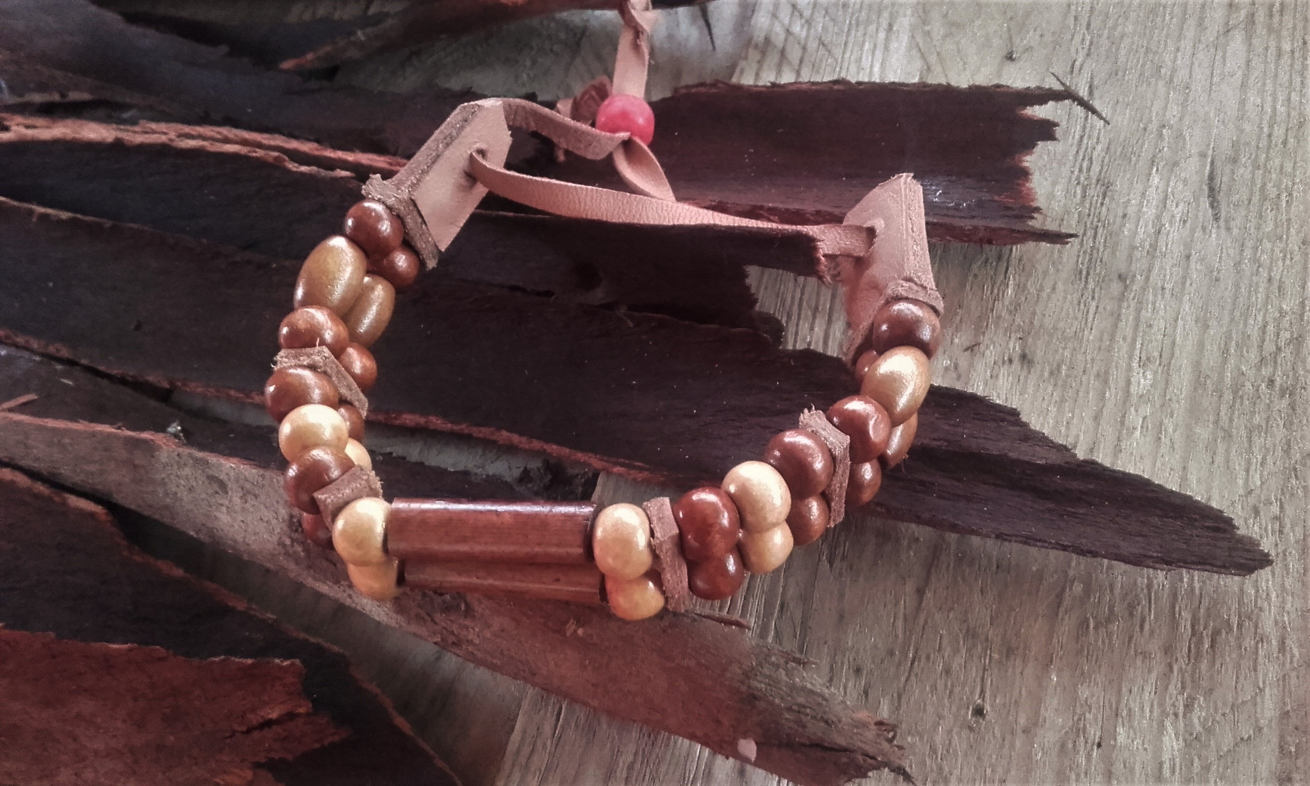 Bracelet style Amérindien, 2 rangs,  perles bois : Ref : B 32