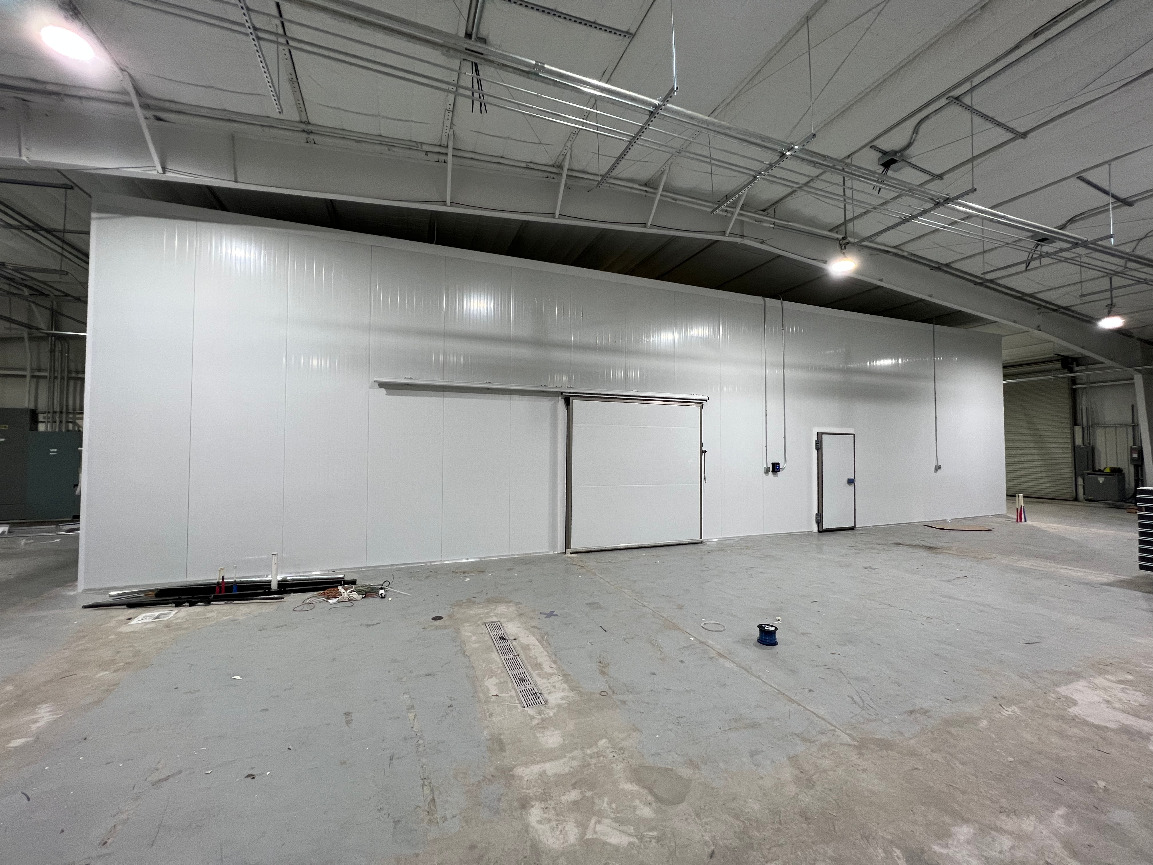 40x20x10 Walk-in cooler Including Door and Refrigeration system