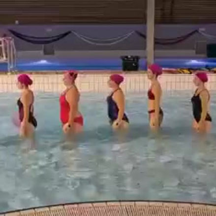 Merci à Sandrine pour ce cours d'aquagym "octobre rose"