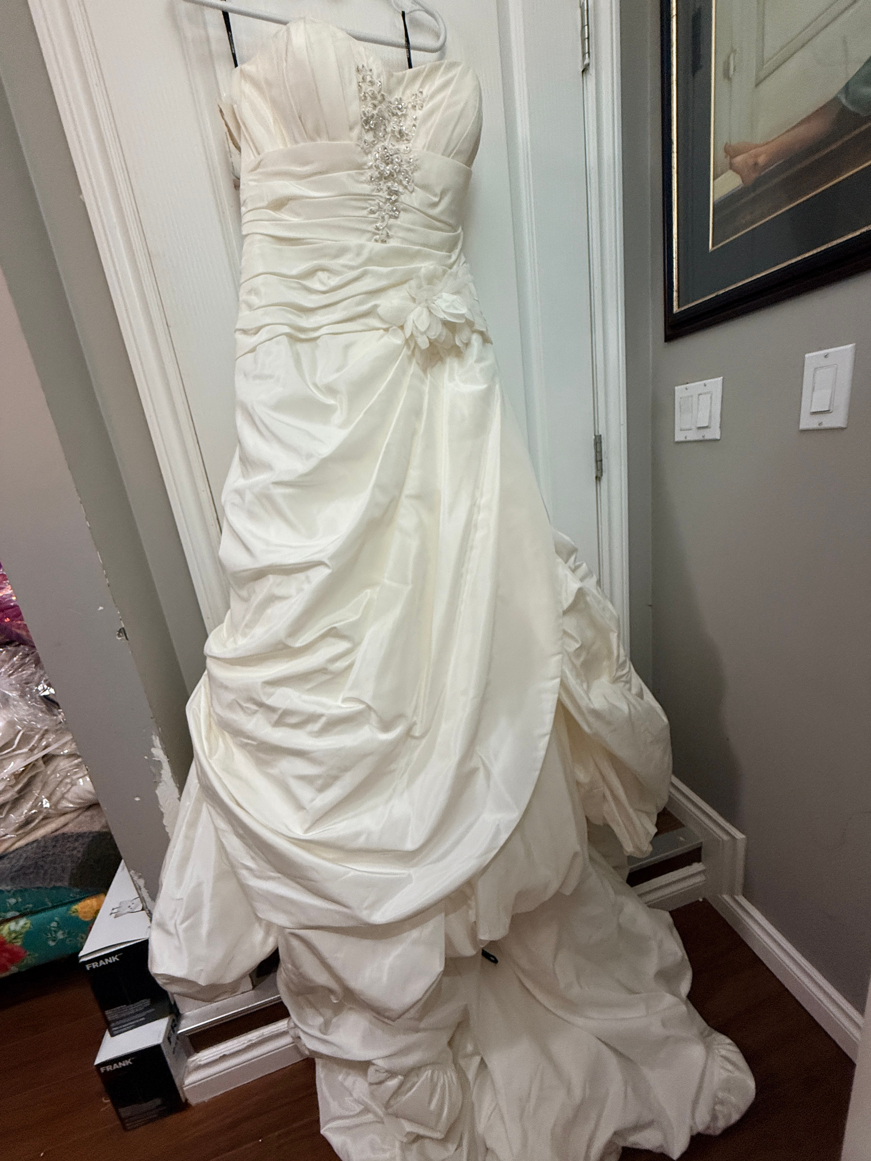 Impression Bridal Style 3077 Ivory Wedding Gown – Size 18