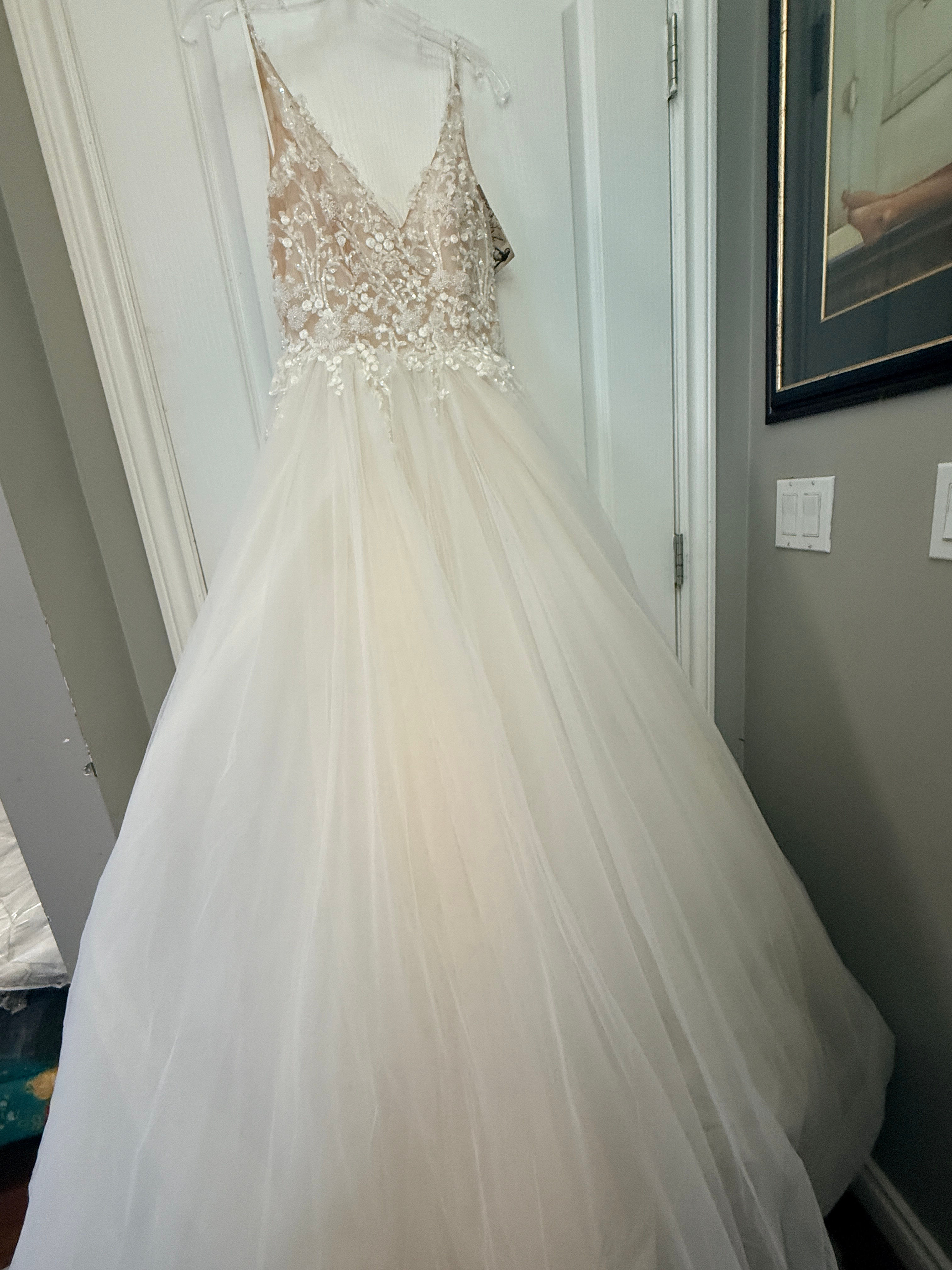 St. Patrick La Sposa “Musas” Wedding Gown – Light Pink/Ivory – Size 10