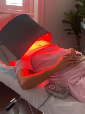 LED Light Therapy: What the Evidence Says