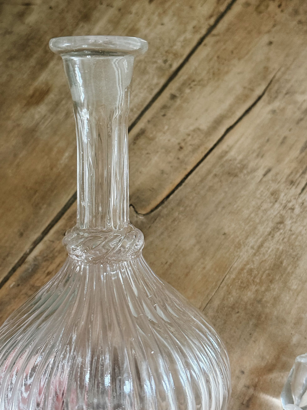Miniature : Carafe ancienne en verre