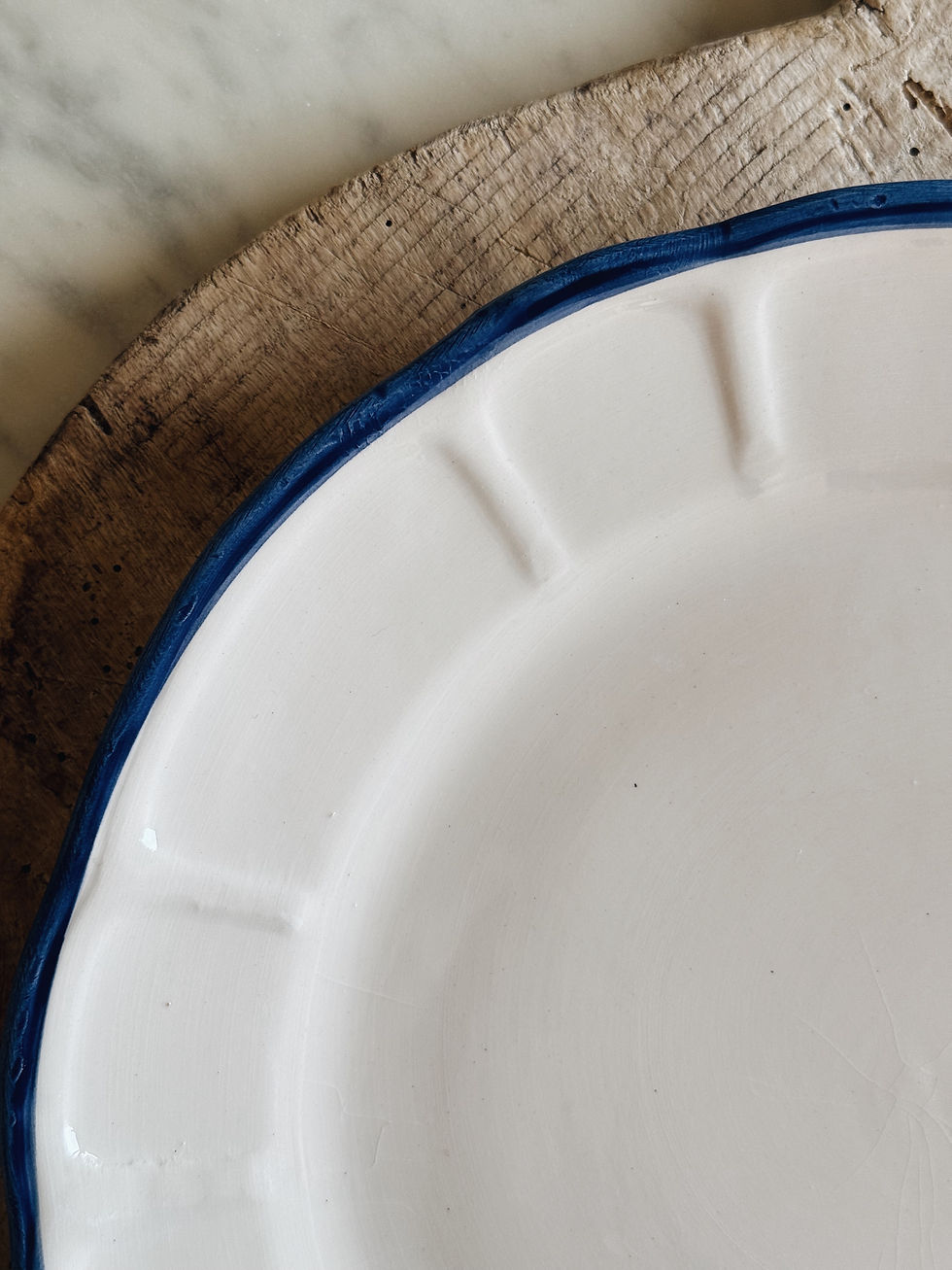 Miniature : Plat rond émaillé à la main