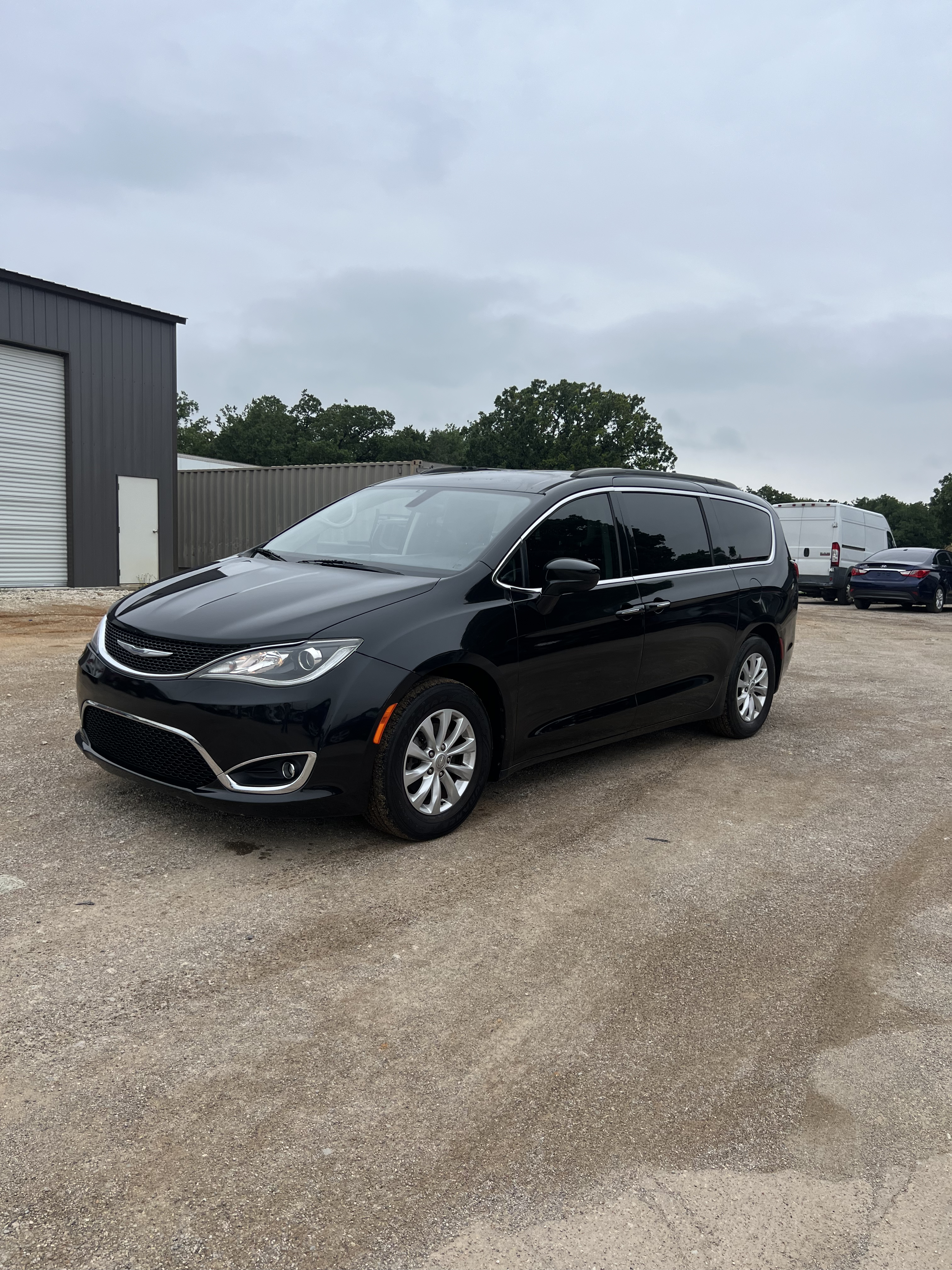 2018 Chrysler Pacifica Touring Plus's photo