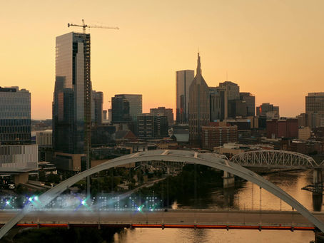 TRACE ADKINS, LUKE BRYAN, PITBULL : "WHERE THE COUNTRY GIRLS AT"