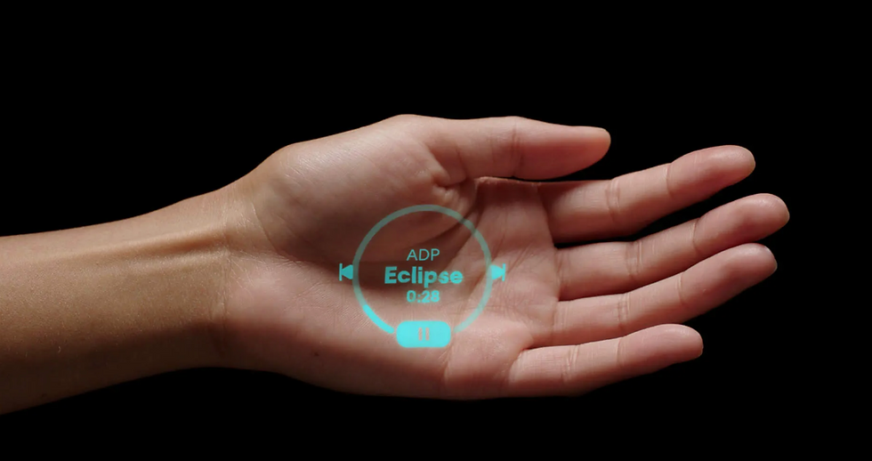 Humane AI Pin hand display