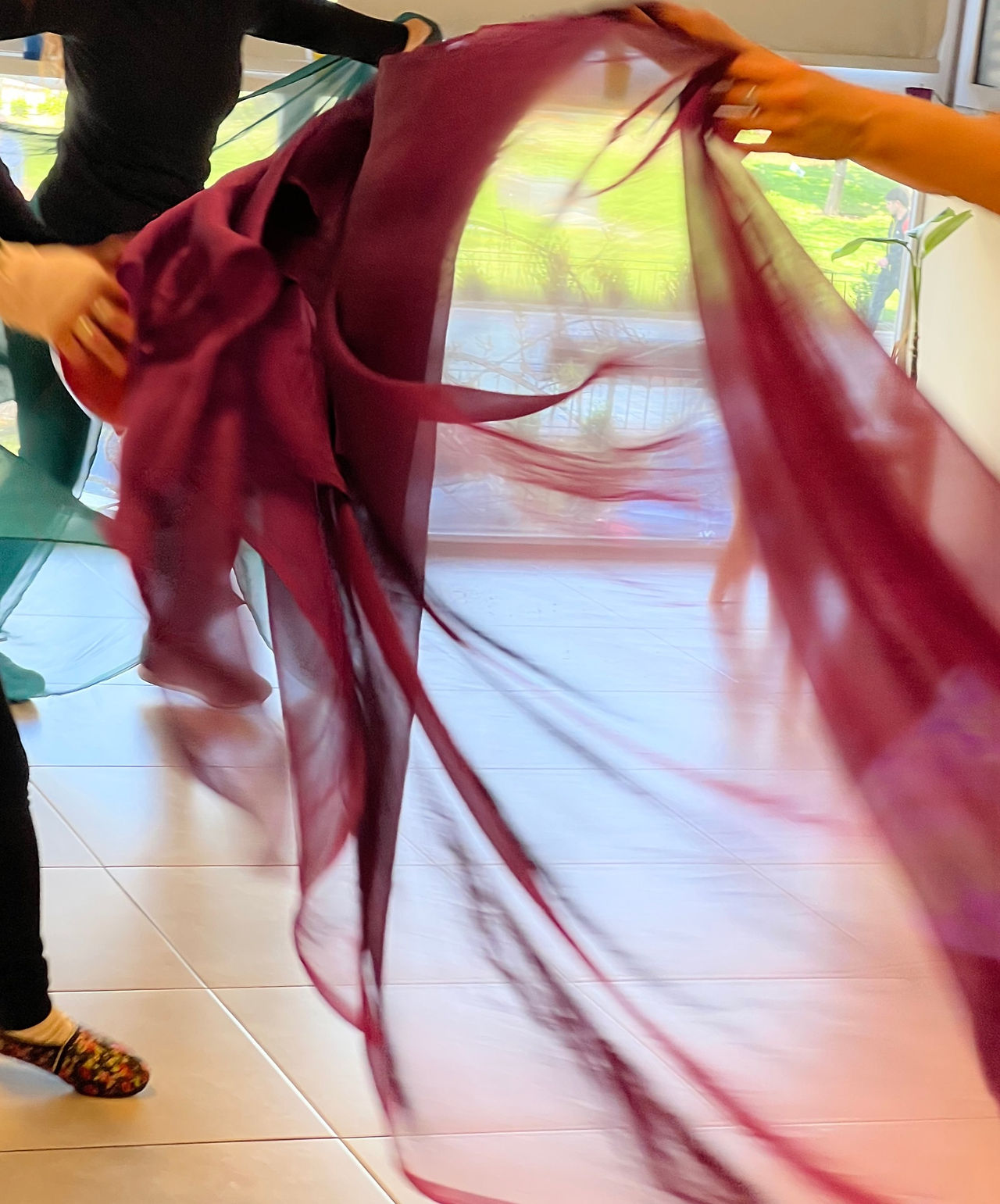 Talleres vivenciales grupales, en movimiento, danza movimiento terapia