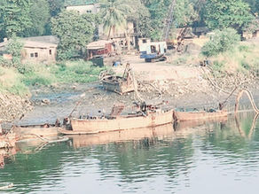 अवैध रेत खनन माफियाओं के खिलाफ कार्रवाई कब?