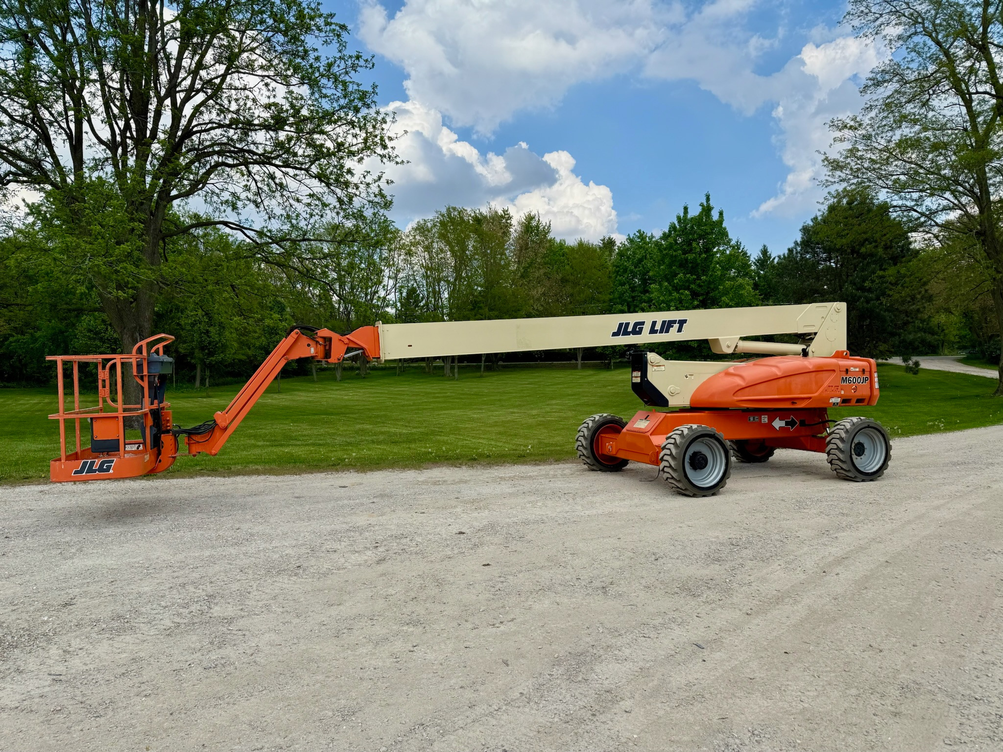 2010 JLG M600JP Boom Lift