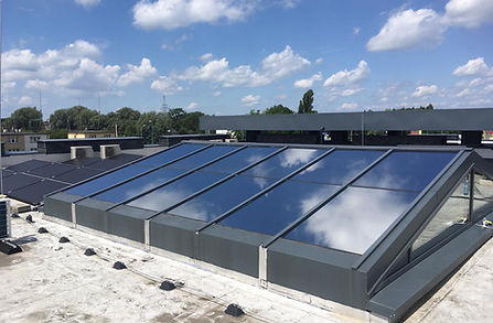 Folia Przeciwsłoneczna na Świetliku szklanym - montowana od zewnątrz. Model Armolan M20 XT