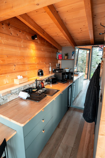 un lodge immergé en pleine nature ! pour des amoureux, le temps d'une ou plusieurs nuits ! Venez vivre une expérience inoubliable :)