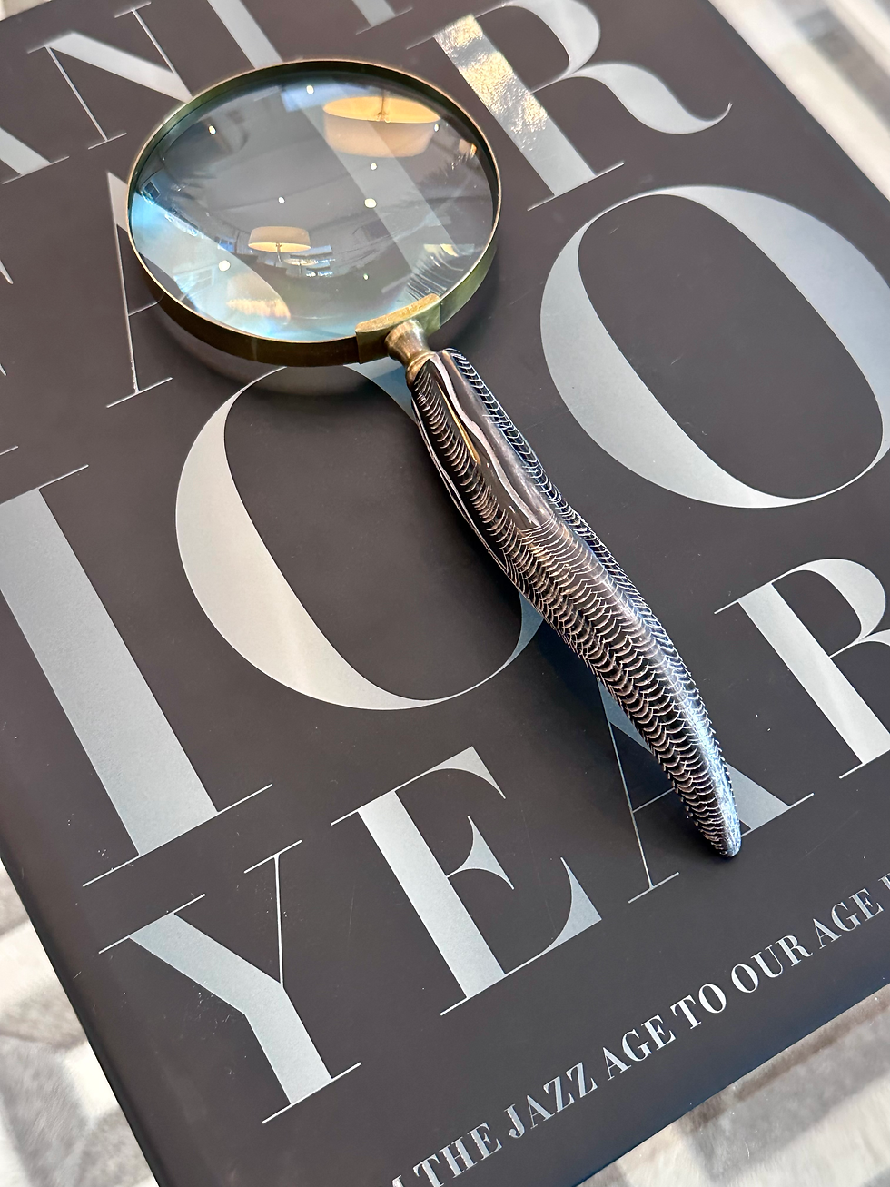 Thumbnail: Vintage Magnifying Glass