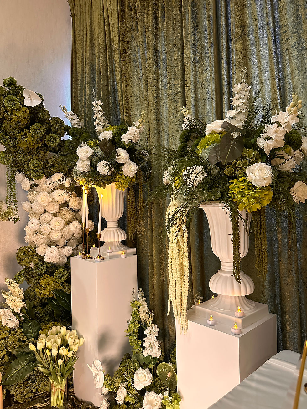 Thumbnail: The Botanica Arrangements