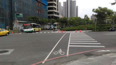 Urban development in New Taipei City: New residential areas with old transportation infrastructure?
