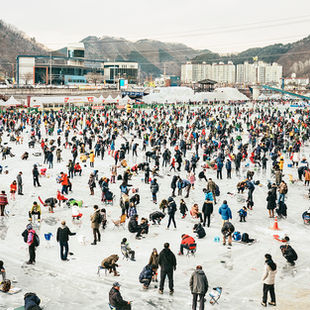3 얼음낚시, 83x102cm, 피그먼트 프린트, 2014, ed 10중4, 500만원 copy.jpg