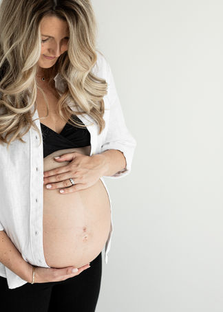 Pregnancy Photographers Oxford | Caz Wales Photographer - Luxury Portrait Studio, Thame Oxfordshire