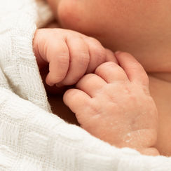 Natural newborn and baby photographers near me - Caz Wales Photograph - natural light luxury portrait studio Thame, Oxfordshire - 25 minutes from Oxford.