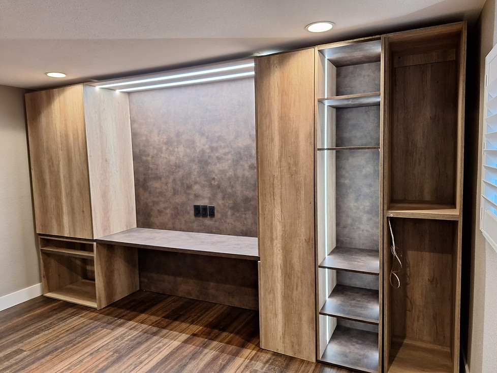 Luxury desk at Las Olas