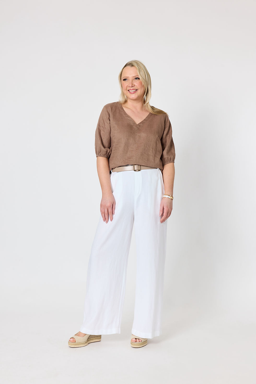 Thumbnail: Anna Linen Top - Mocha