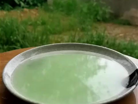 Mesmerizing Slow-Motion Videos: Falling Objects Create Unexpected Geometries in Water and Cornflour!